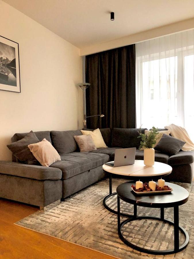 Apartaments Airport Okecie Premium Варшава Экстерьер фото