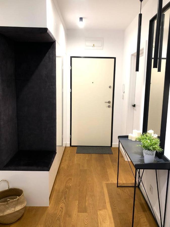 Apartaments Airport Okecie Premium Варшава Экстерьер фото